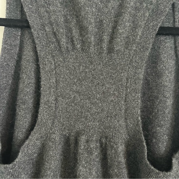 VINCE x A PEA IN THE POD 100% Cashmere Maternity Sweater Vest - Picture 7 of 10